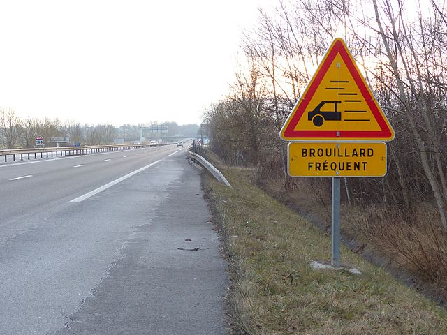 panneau brouillard fréquent